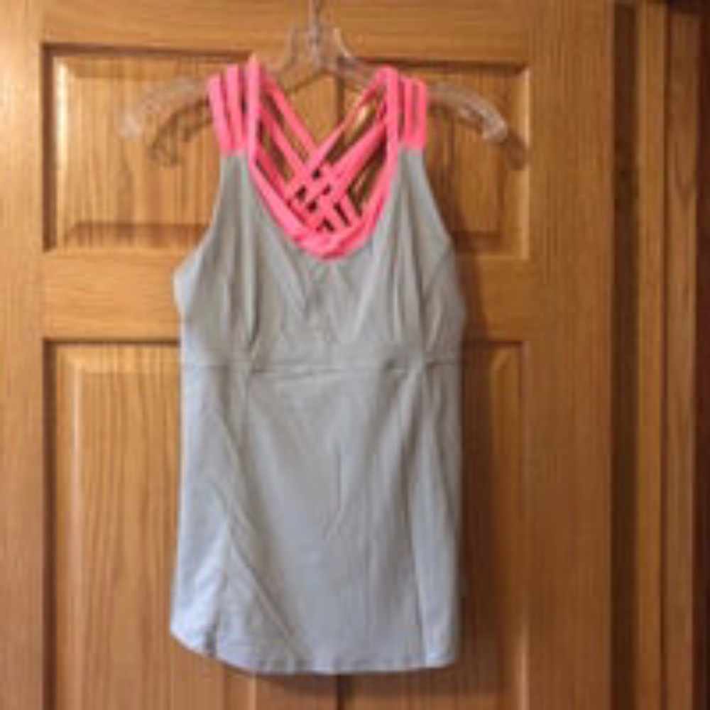 Lululemon Athletica Beat the Heat Tank 10